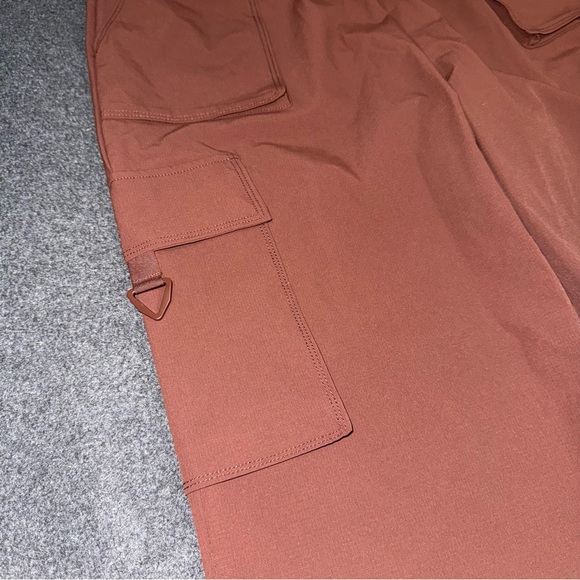 Fabletics Heights Cargo Pants Utility Womens L Sepia Brown Wide Leg Hiking Trail - Picture 6 of 9